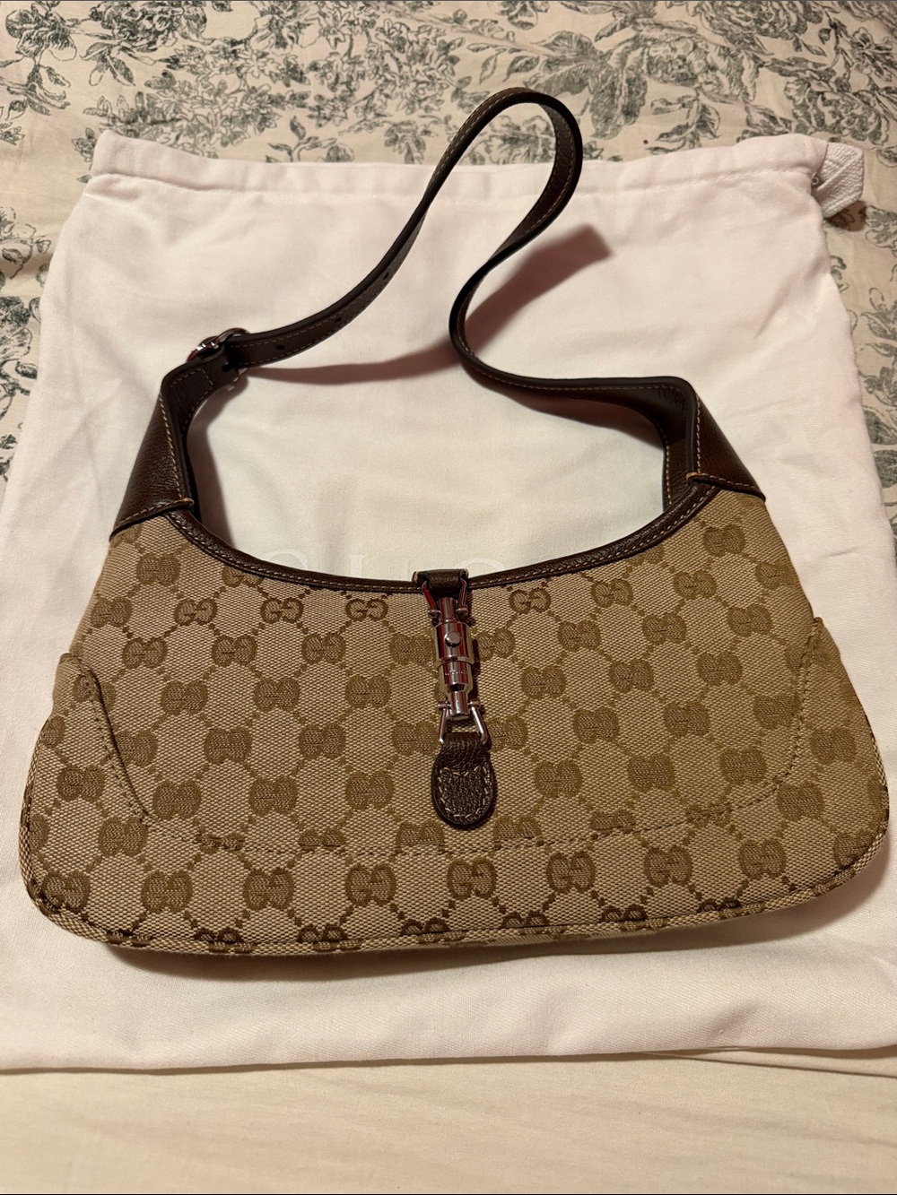 Jackie Slim Medium Shoulder Bag - Picture 2 of 9